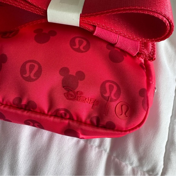 Lululemon x Disney Everywhere Belt Bag Mickey and Logo Printed Classic Pink - Picture 8 of 9